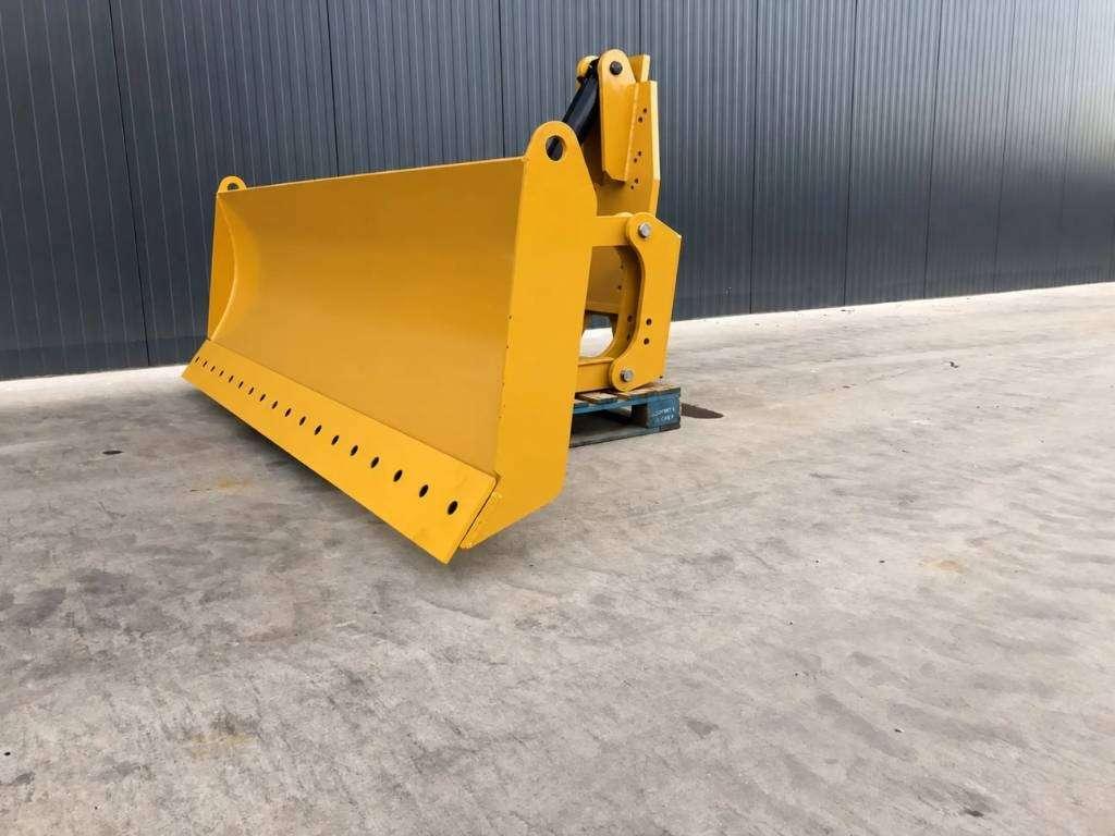 Volvo G946 Photo 1