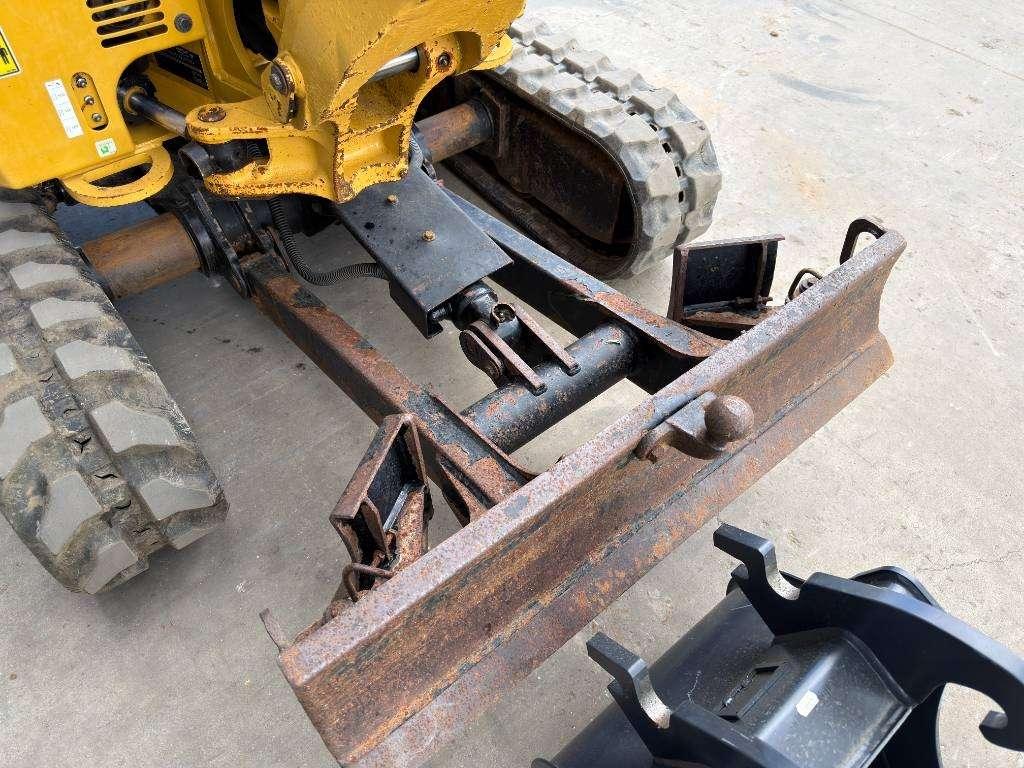 Caterpillar 301.8 Photo 11