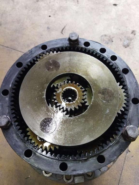 Swing drive for Hitachi EX 800 Photo 2