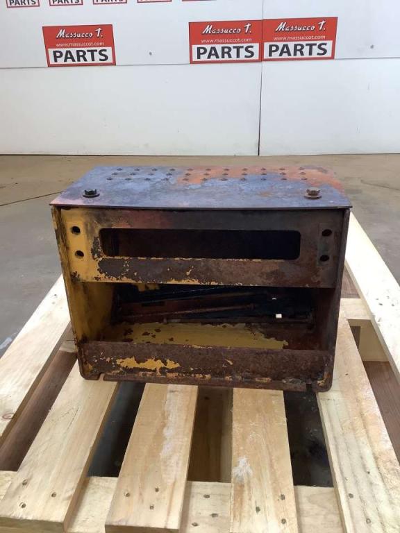 Battery compartment for Caterpillar 924G Photo 2