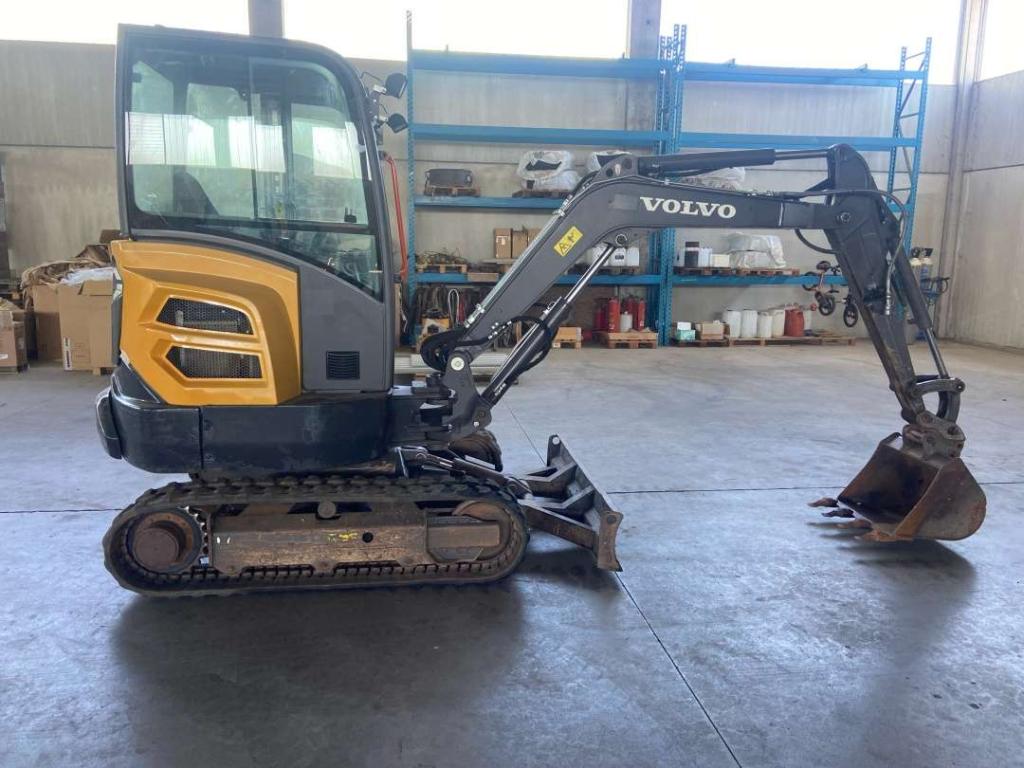 Volvo EC 27D Photo 2