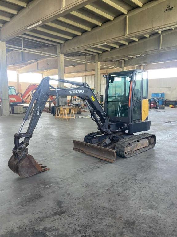 Volvo EC 27D Photo 6