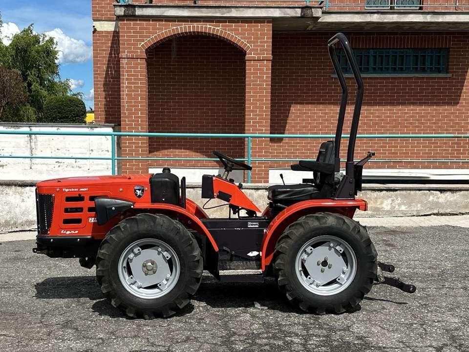 Tigretrac 3800 4x4 Photo 2