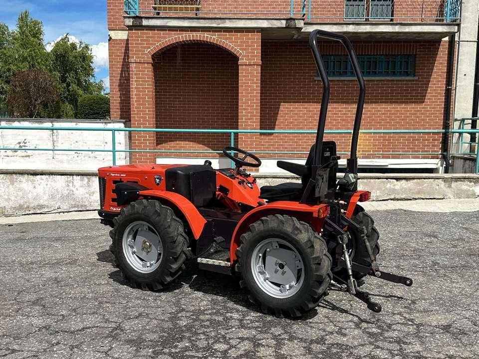 Tigretrac 3800 4x4 Photo 3