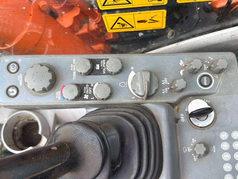Hitachi ZX135US-6 - Quick Coupler / Hammer Lines Photo 13