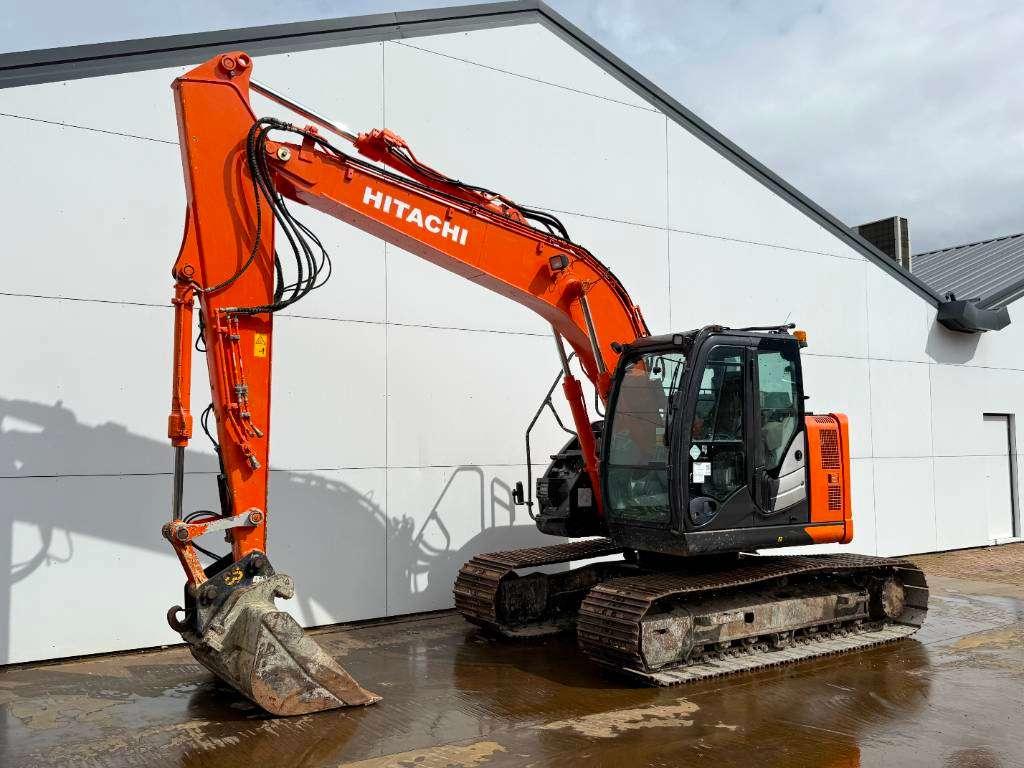 Hitachi ZX135US-6 - Quick Coupler / Hammer Lines Photo 2