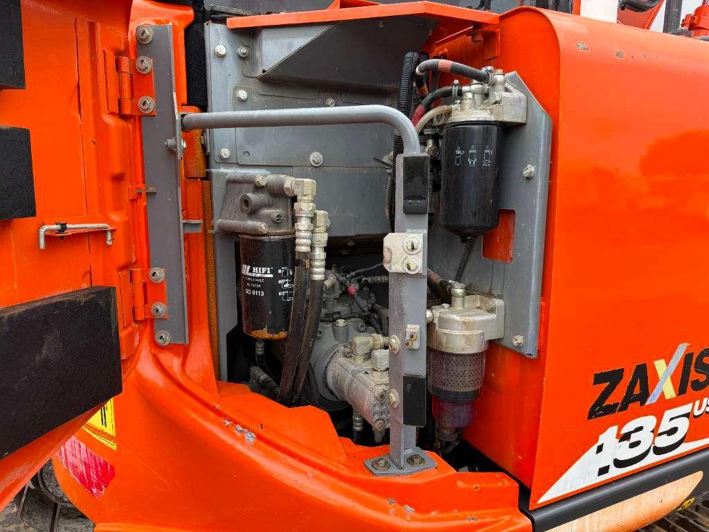 Hitachi ZX135US-6 - Quick Coupler / Hammer Lines Photo 27
