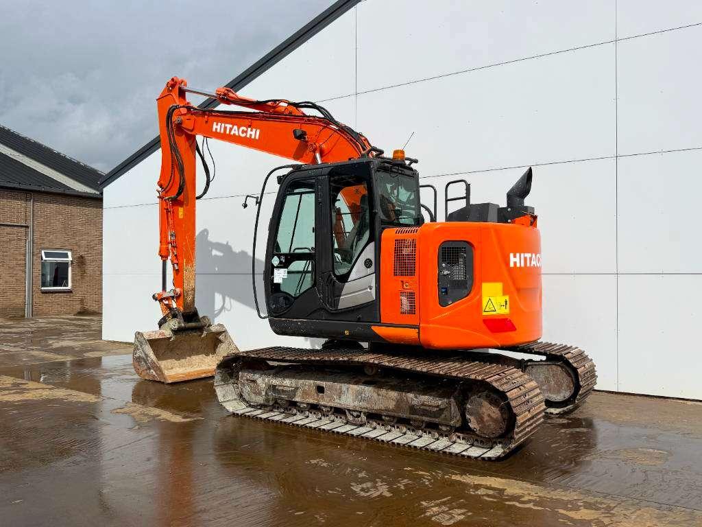 Hitachi ZX135US-6 - Quick Coupler / Hammer Lines Photo 3