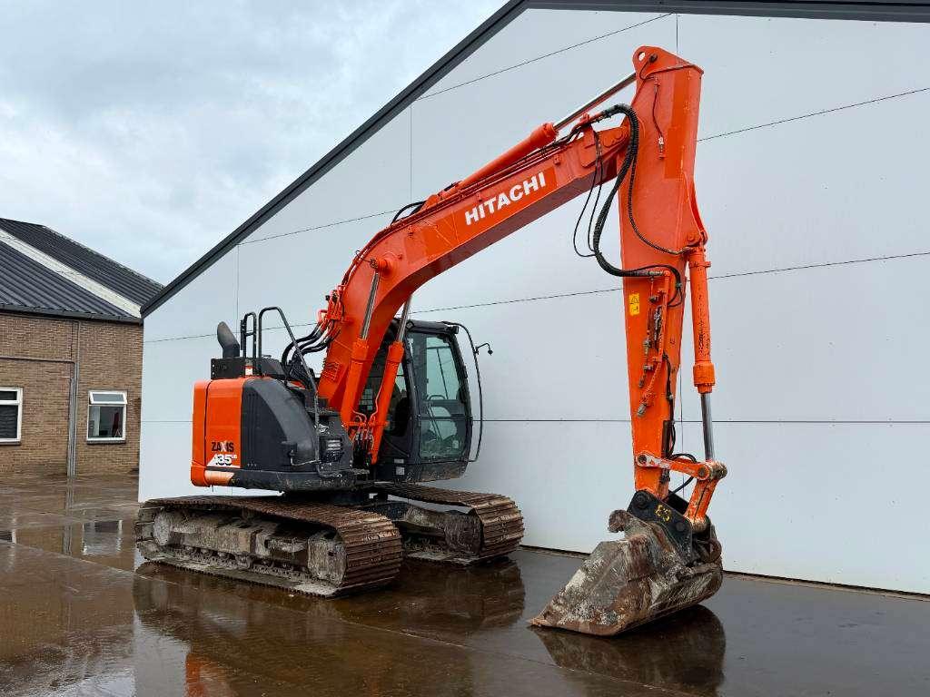 Hitachi ZX135US-6 - Quick Coupler / Hammer Lines Photo 7