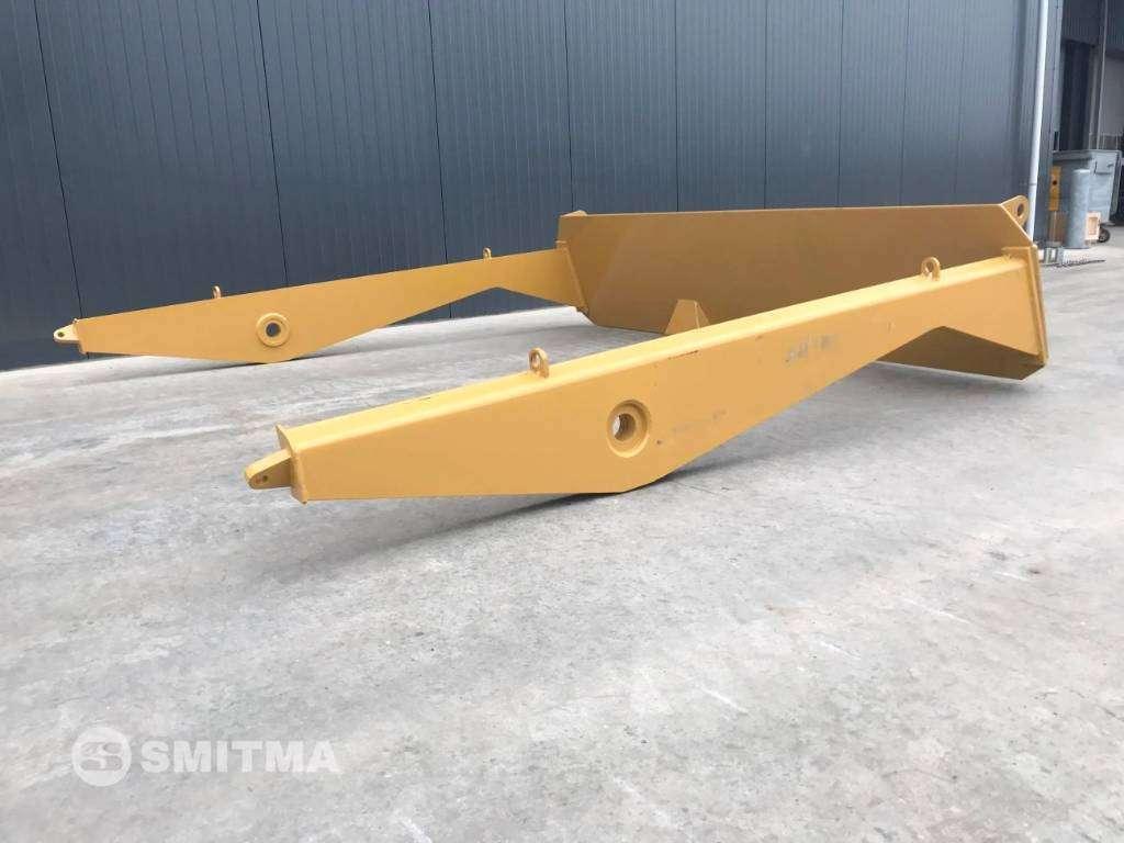 Rear hatch for Caterpillar 725 - AFX Photo 3