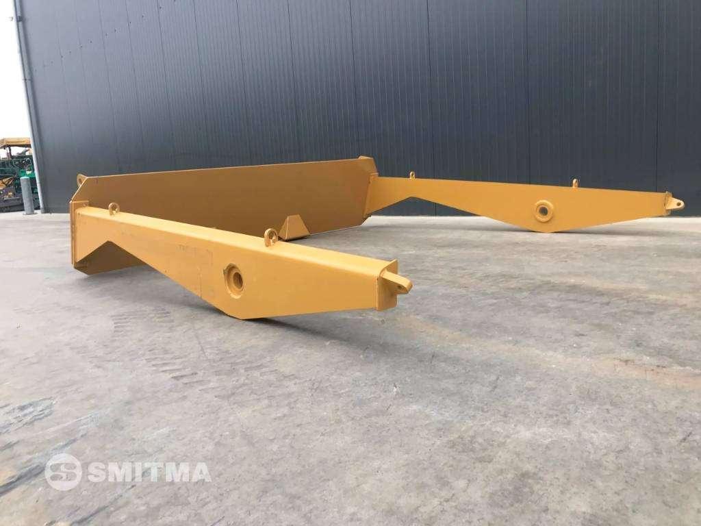 Rear hatch for Caterpillar 725 - AFX Photo 4
