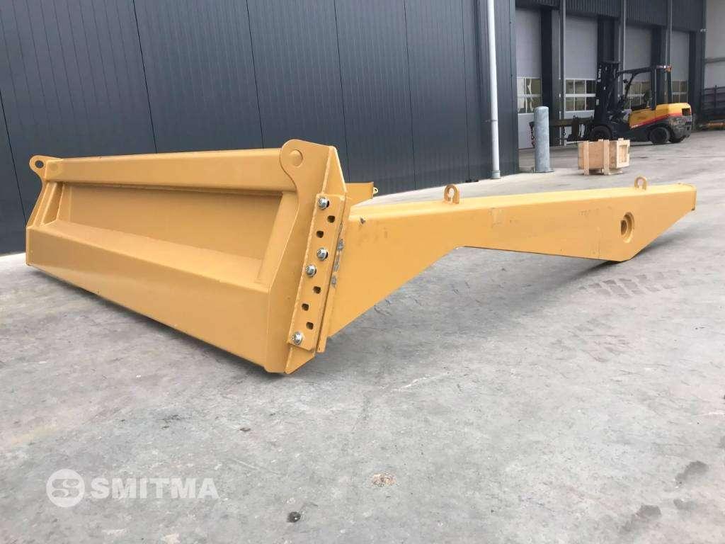 Rear hatch for Caterpillar 725 - AFX Photo 5