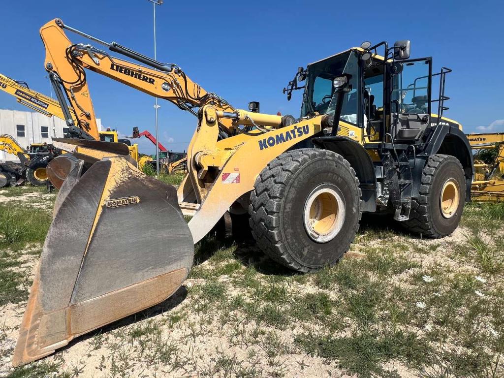 Komatsu WA470-8 Photo 1