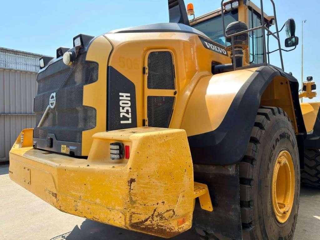 Volvo L250H Photo 10