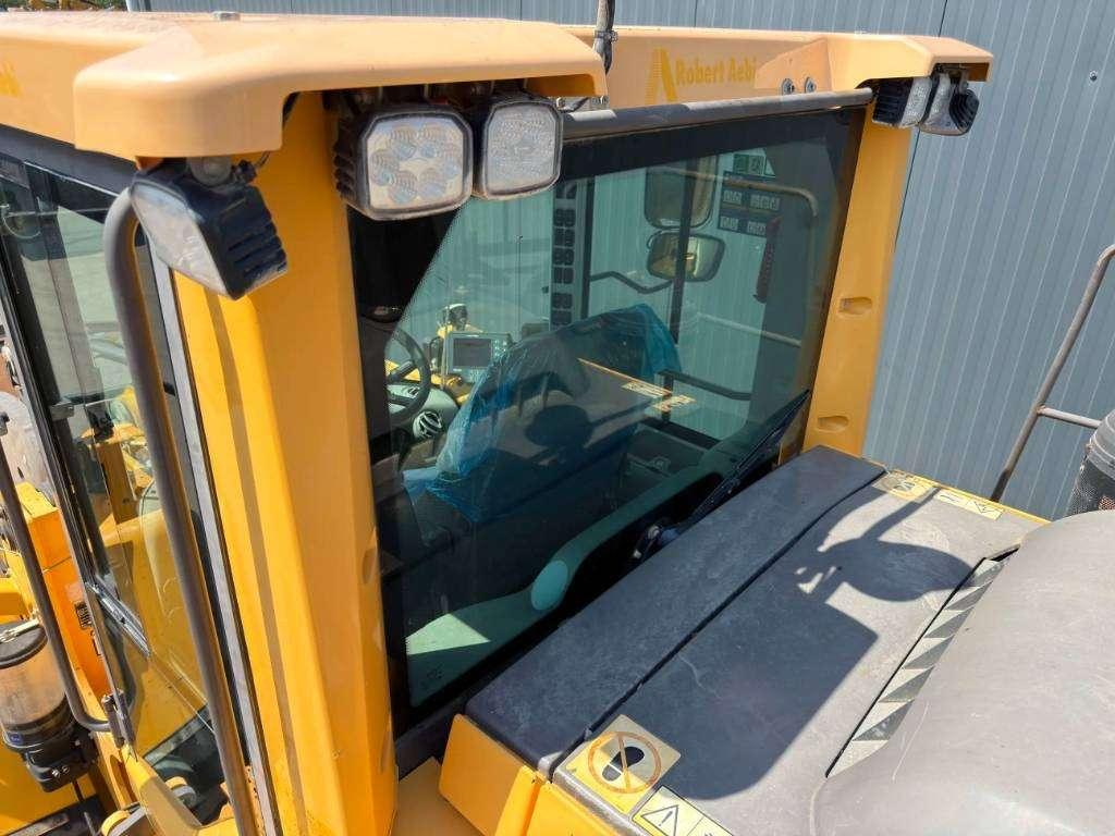 Volvo L250H Photo 14