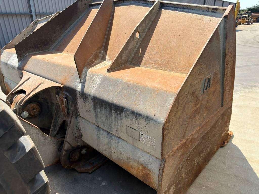 Volvo L250H Photo 22