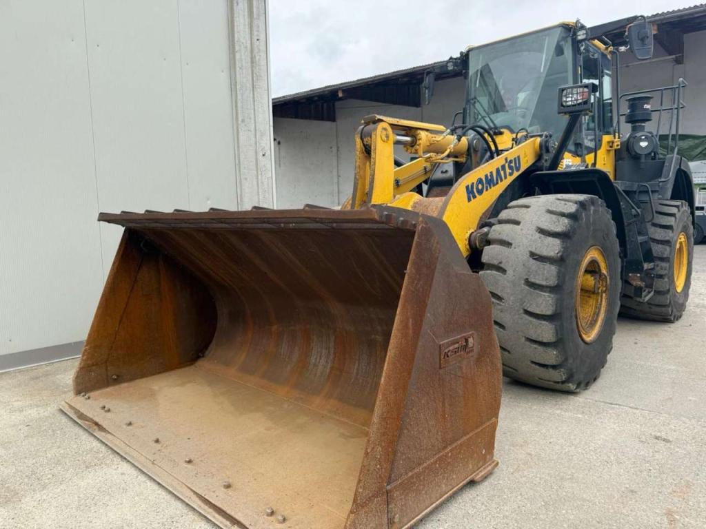 Komatsu WA380-8e0 Photo 1