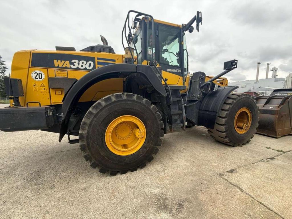 Komatsu WA380-8e0 Photo 2