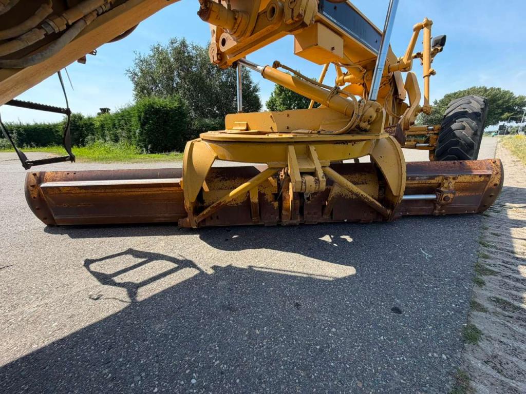 Caterpillar 140H Photo 17