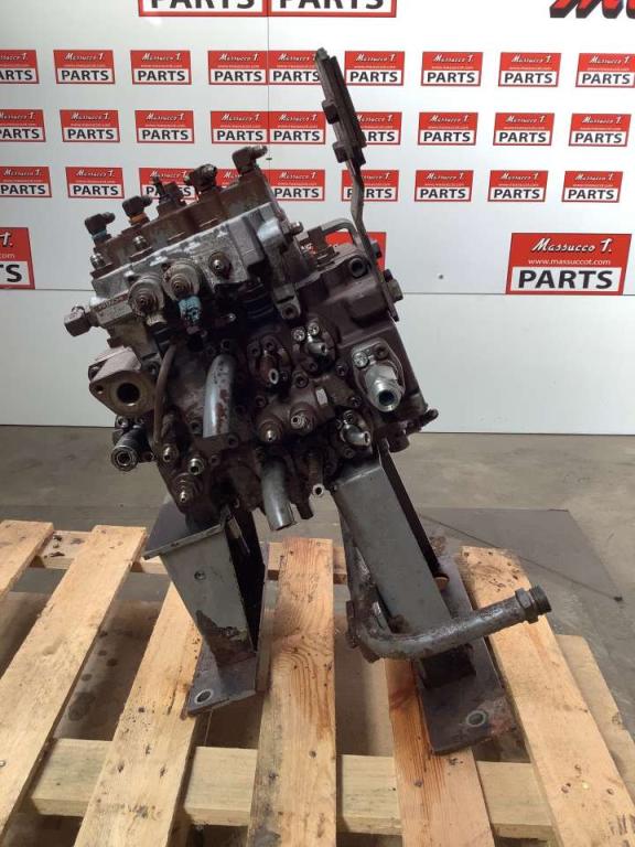 Hydraulic distributor for Hitachi ZX160LC Photo 3