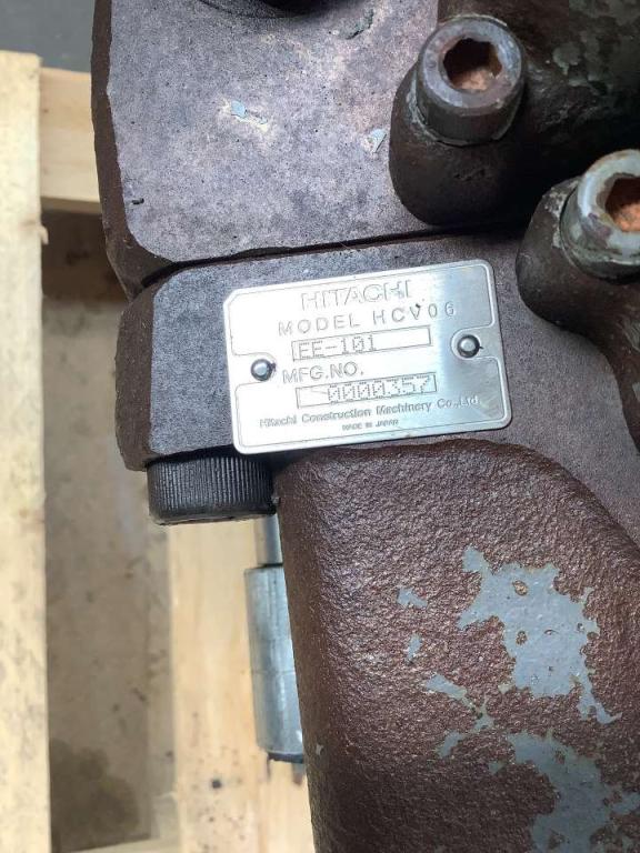 Hydraulic distributor for Hitachi ZX160LC Photo 5