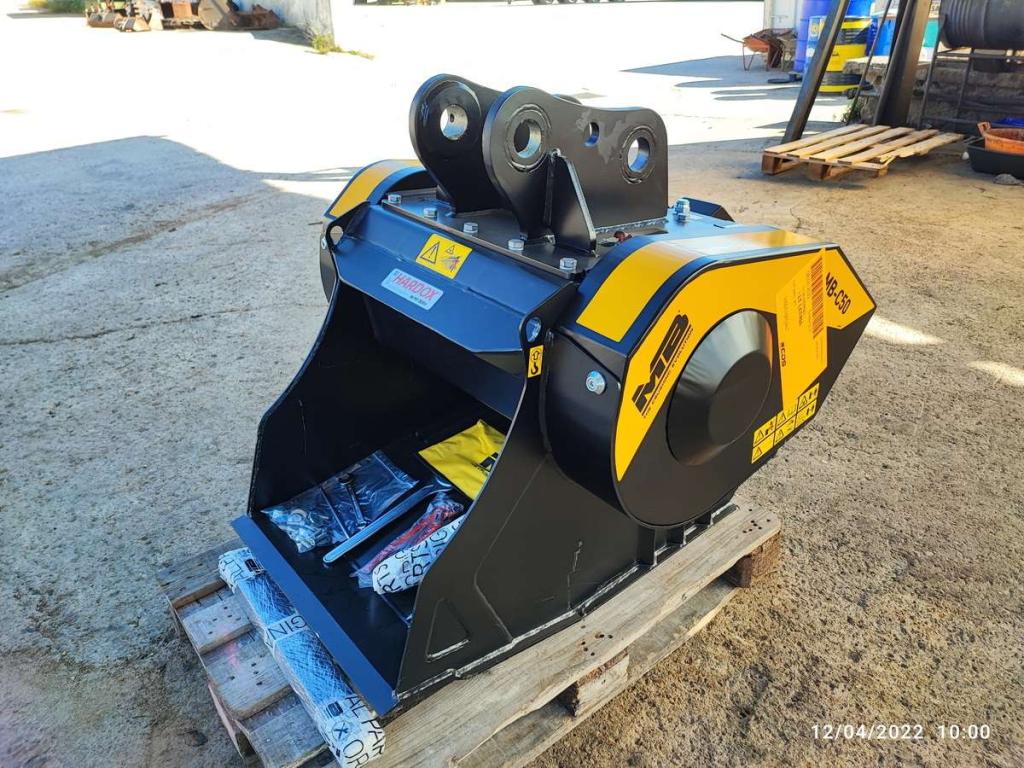 MB CRUSHER C50 Photo 1