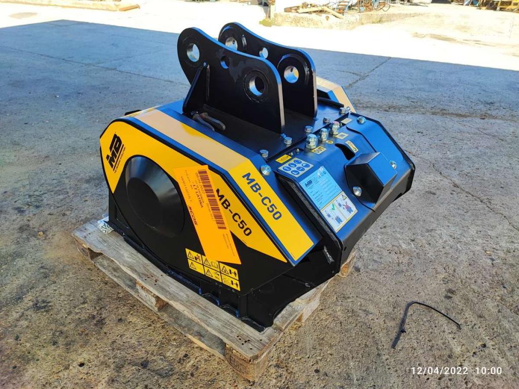 MB CRUSHER C50 Photo 2