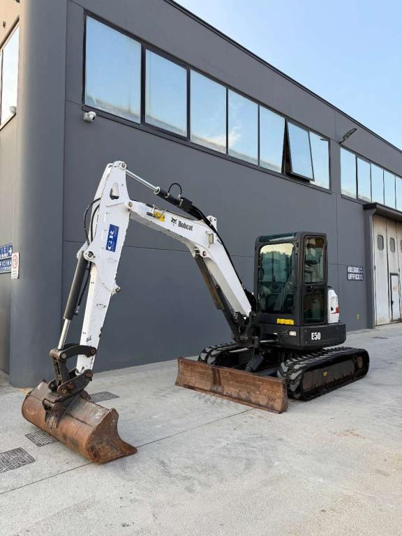 Bobcat E50 Photo 2