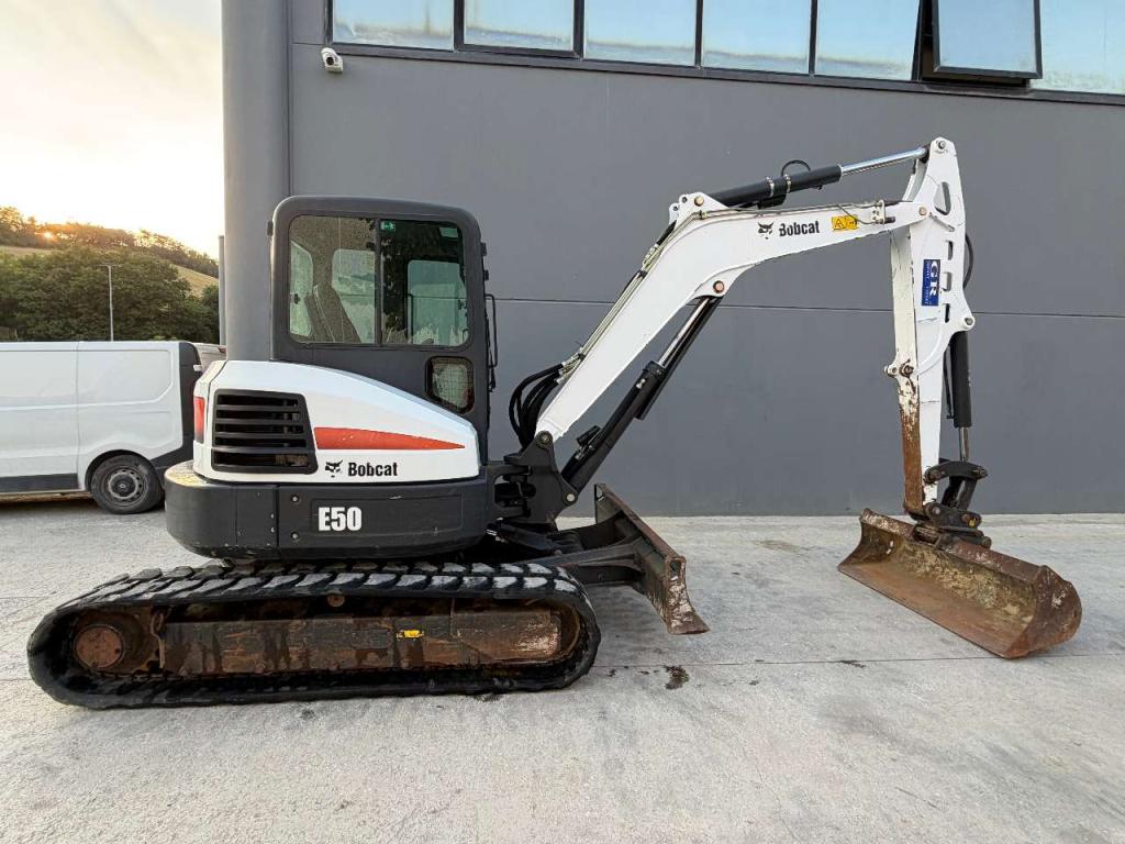 Bobcat E50 Photo 3