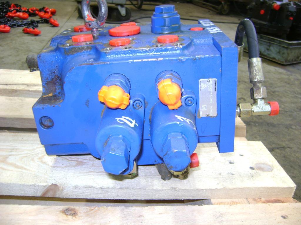 Hydraulic distributor for Liebherr 554 Photo 2