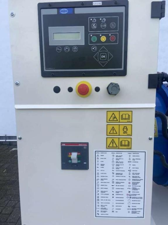FG Wilson P250-5 - 250 kVA Open Genset - DPX-16013-O Photo 4