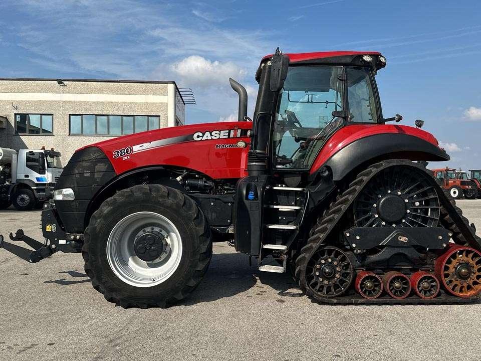 Case Magnum 380 CVX Photo 2