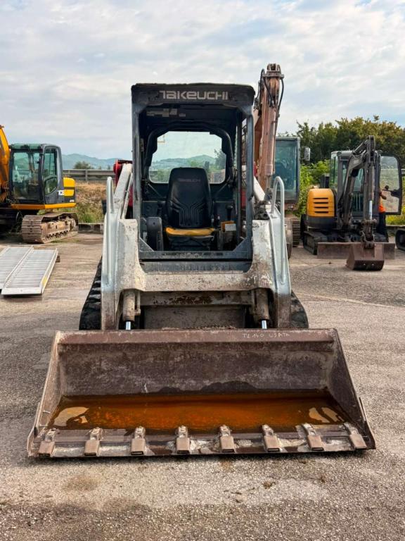 Takeuchi TL140 Photo 3