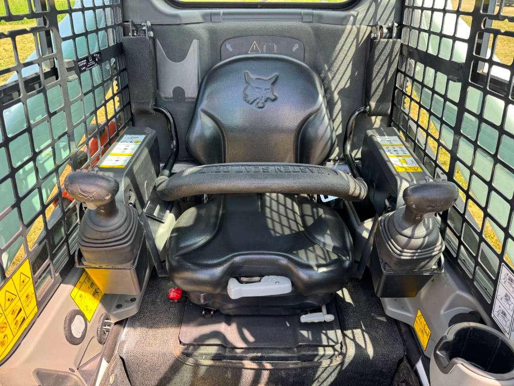Bobcat T590 - Track Loader / Closed Cab Photo 10