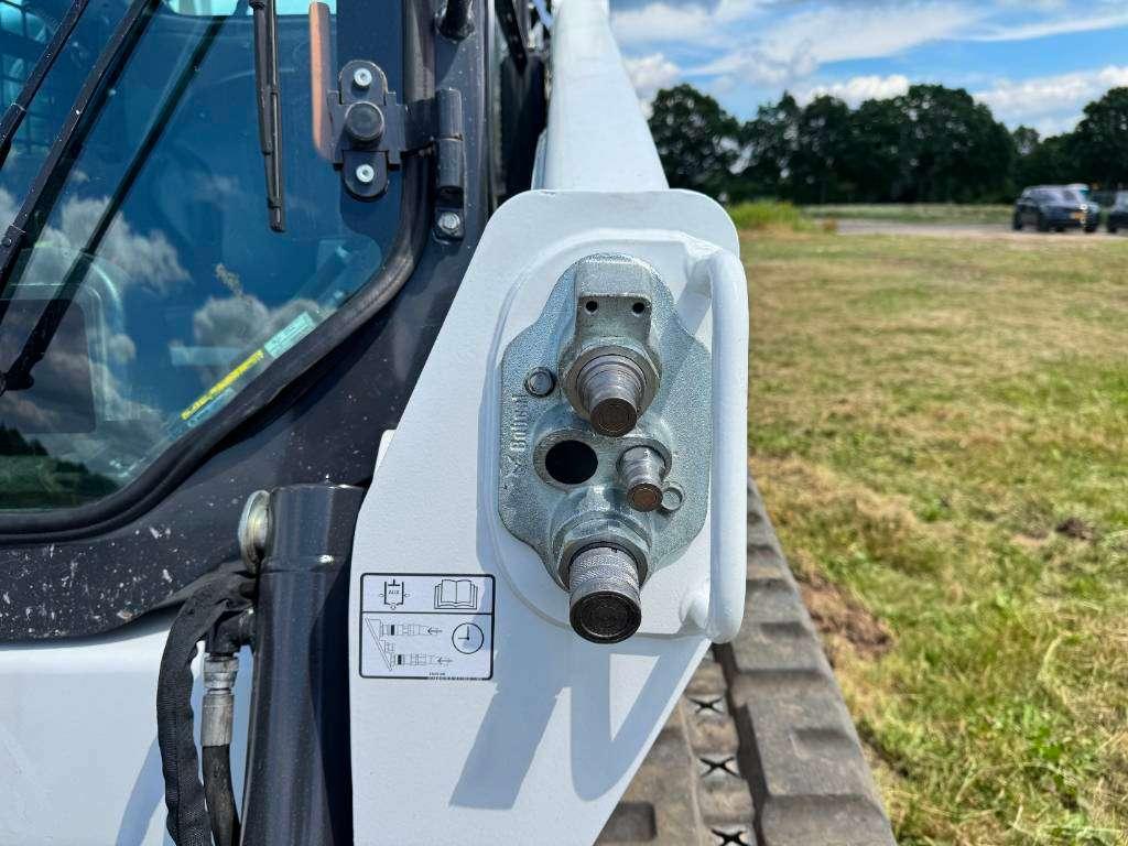 Bobcat T590 - Track Loader / Closed Cab Photo 29