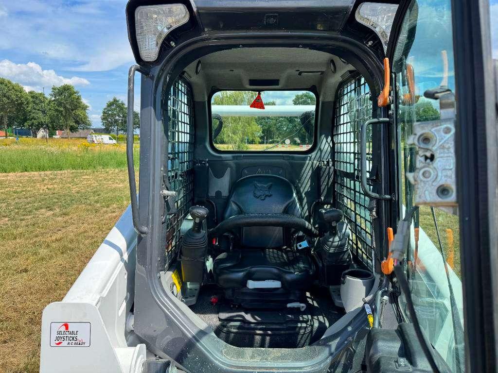 Bobcat T590 - Track Loader / Closed Cab Photo 9