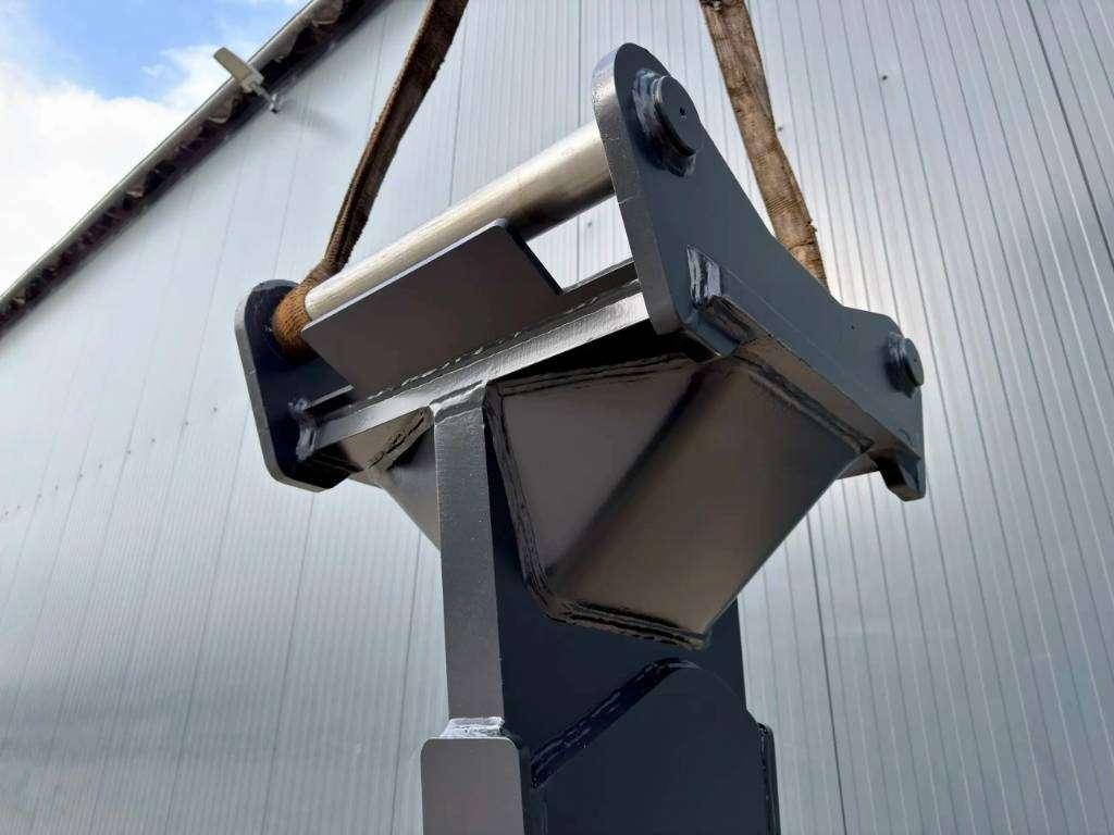 OilQuick OQ70/55 Ripper Photo 5