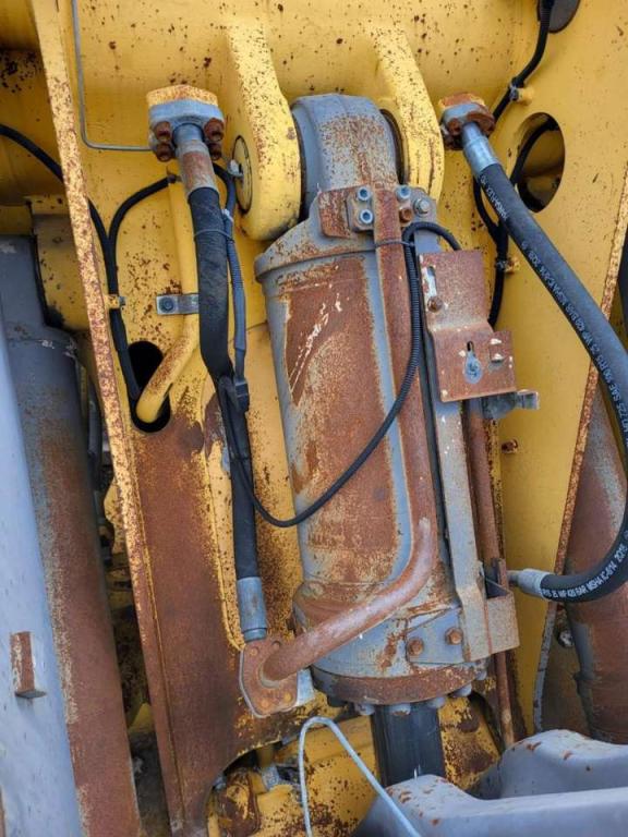 Volvo hydraulic cylinder 11107855 for Volvo L110E, L110F, L120E, L120F Photo 2