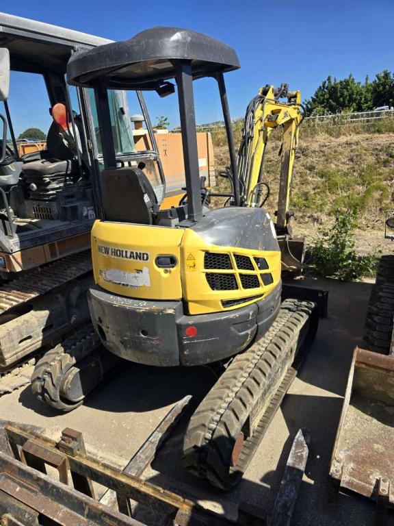 New Holland E39B Photo 3