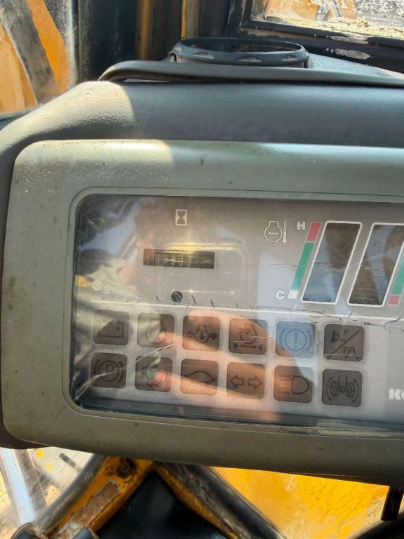 Komatsu PC 75R Photo 15