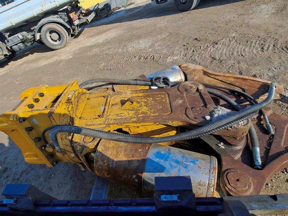 BC20D for 26-35 ton excavators Demolition crusher Photo 3