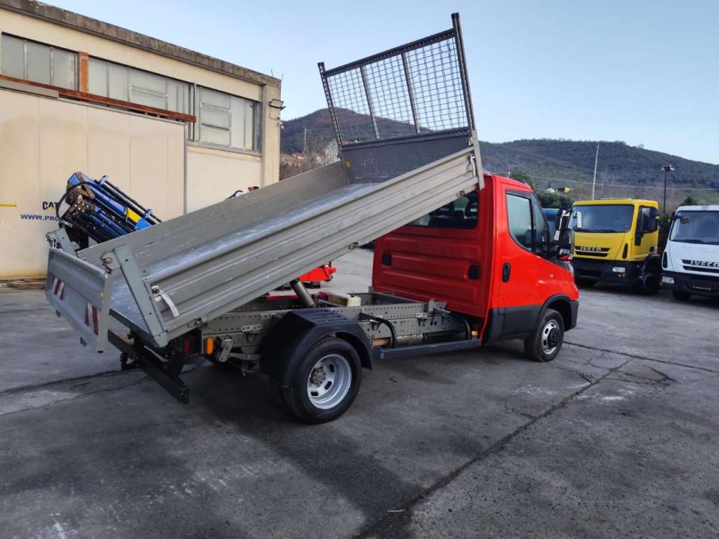 Iveco DAILY 35-120 Photo 23