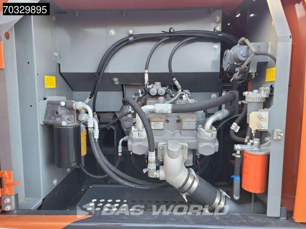 Hitachi ZX220 LC-5G Photo 22