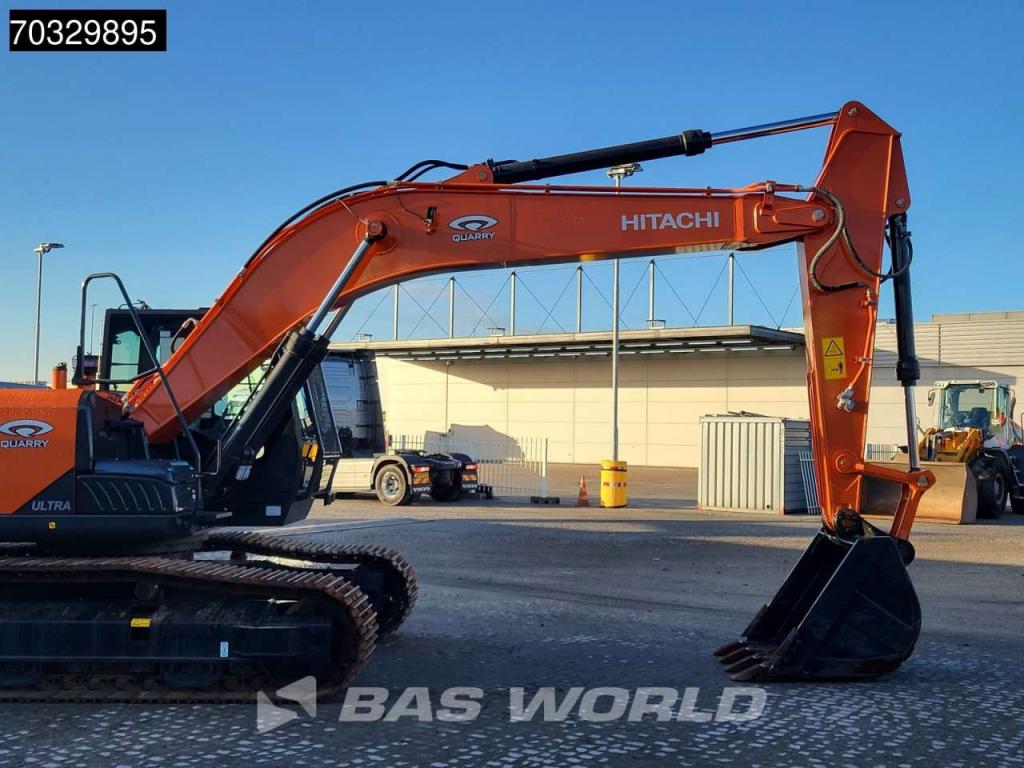 Hitachi ZX220 LC-5G Photo 9