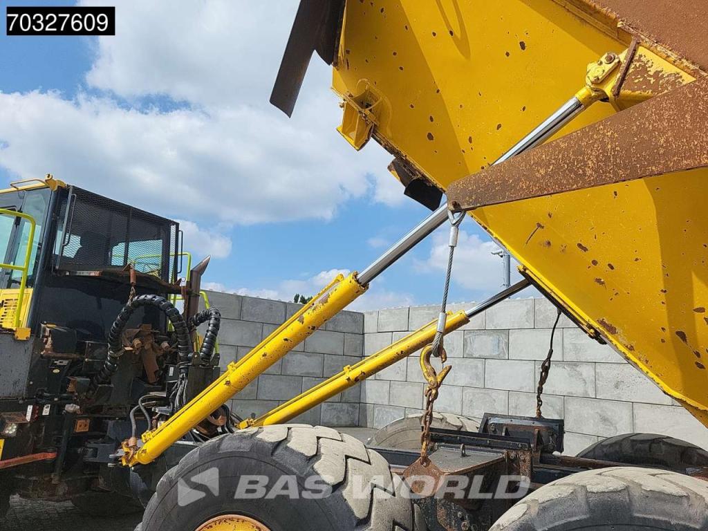 Komatsu HM300-3 Photo 10