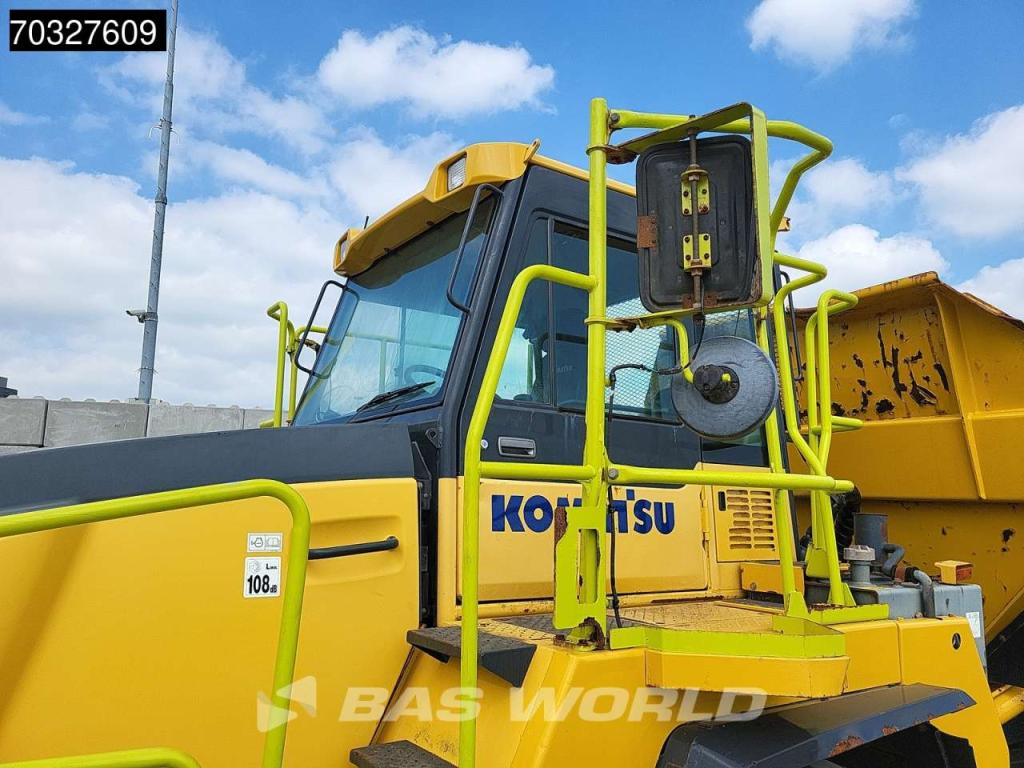 Komatsu HM300-3 Photo 16