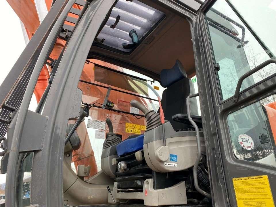 Hitachi ZX470LCH-3 Photo 7
