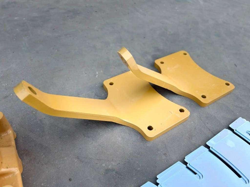 Rear hatch for Caterpillar 730 NG Photo 13