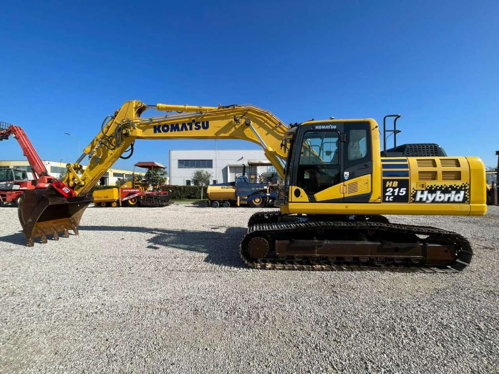 Komatsu HB215LC-2 Photo 4