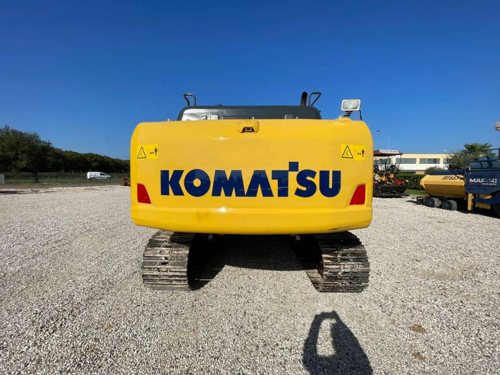Komatsu HB215LC-2 Photo 7